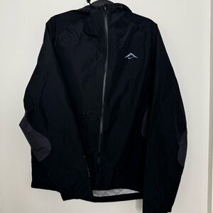 Nike Trail Cosmic Peaks Gore-Tex Infinium Running Jacket